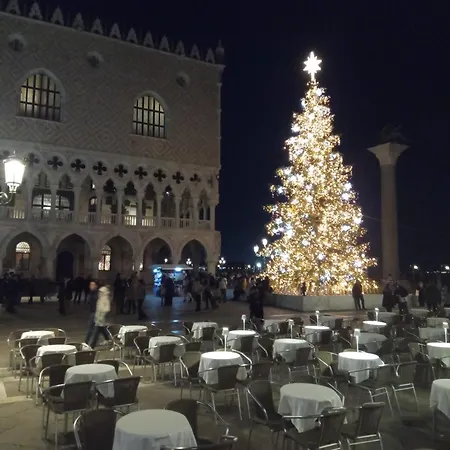 Bed & Breakfast Biennale