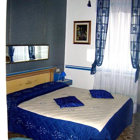 Bed & Breakfast Biennale *