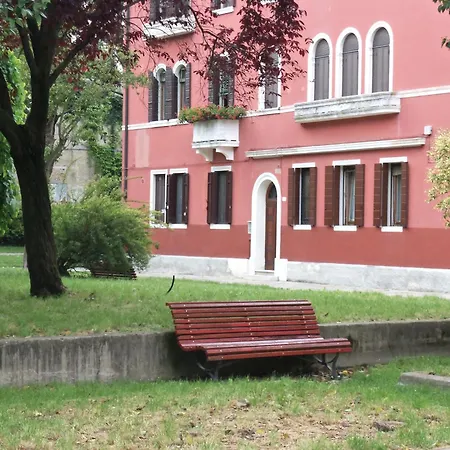 Bed & Breakfast Biennale Venice
