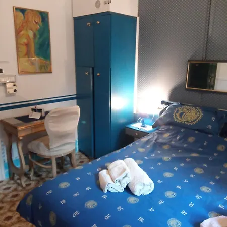 فندق مبيت وإفطار Biennale 3*