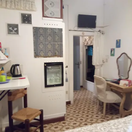 Bed & Breakfast Biennale *