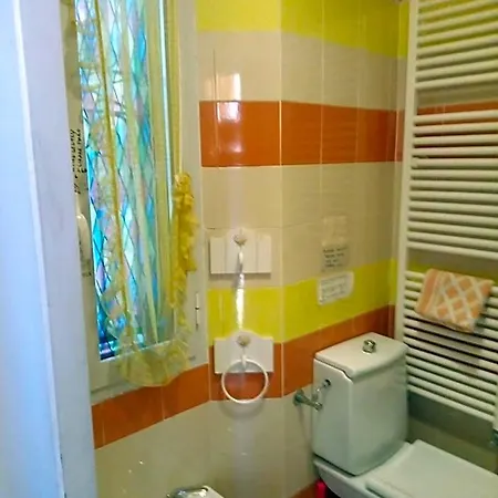 לינה וארוחת בוקר Biennale 4*